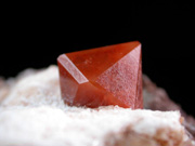 Bipyramidal red quartz var. Jacinto de Compostela