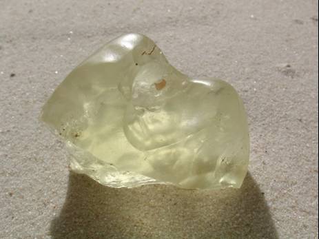 Desert silica glass