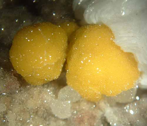 Mimetite pseudomorphs of cerussite with calcite Mimetite pseudomorphs of cerussite with calcite